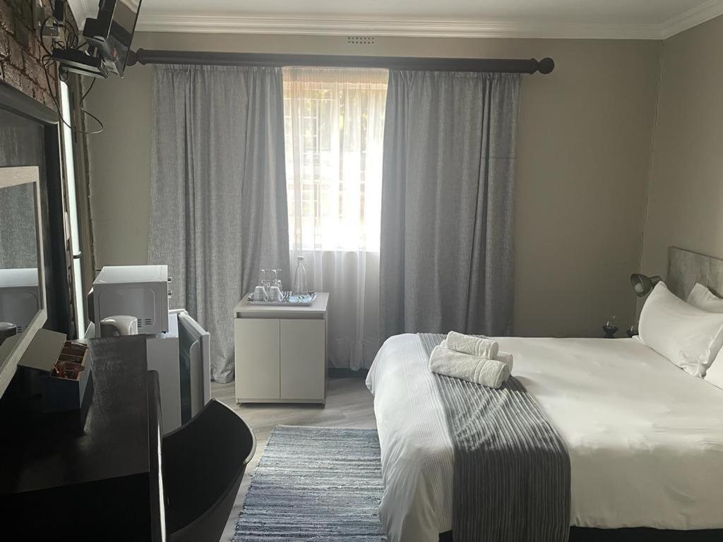 4B On Delius Str Bed & Breakfast Vanderbijlpark Room photo